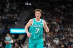 狂轰滥炸!克尼佩尔三分命中后迪亚巴特补篮 黄蜂轰出25-4攻击波