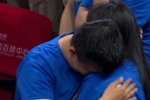 😭难受啊!在主场被淘汰 看台上的北京球迷伤心欲绝泪流满面