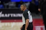美媒:托尼·兄弟和福斯特每年都会找到新方法让季后赛有利于NBA