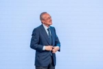 世体民调:有74.66%的巴萨球迷希望弗洛伦蒂诺留任